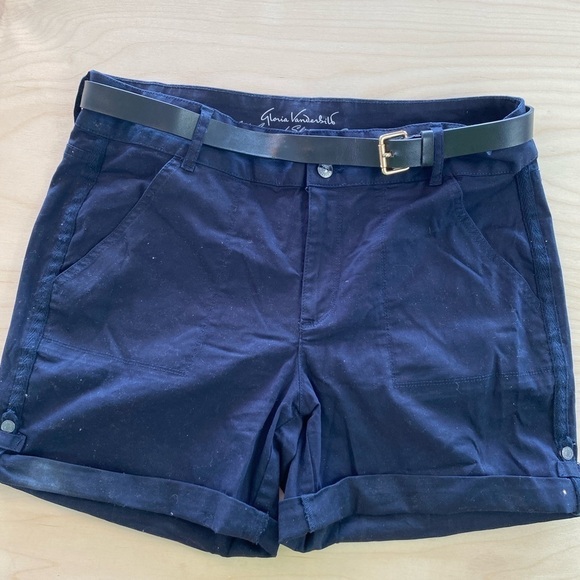 Gloria Vanderbilt All  Around Slimming Effect Shorts size 8P (EW) - Picture 2 of 14